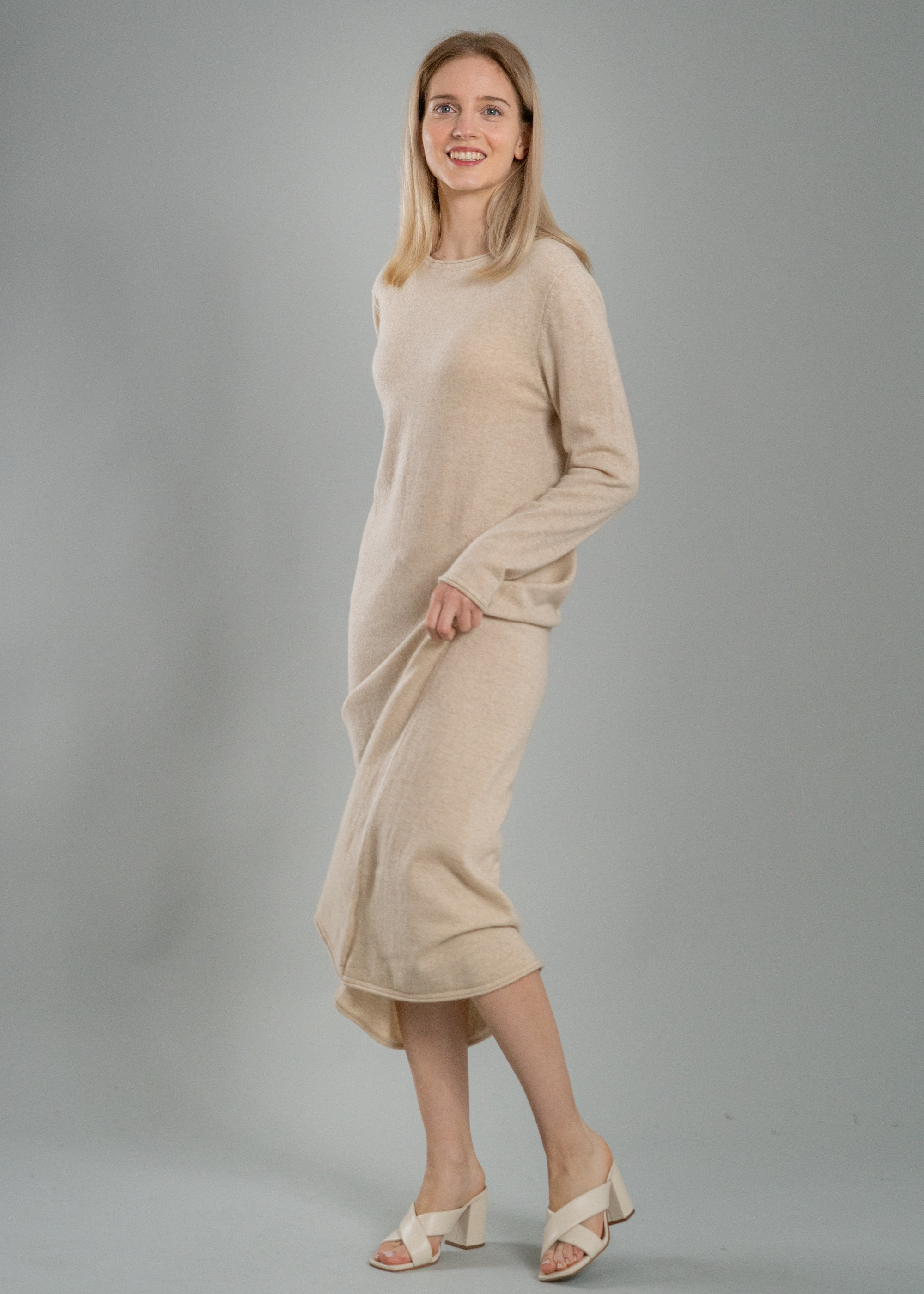 Robe pull droite col montant gris clair femme